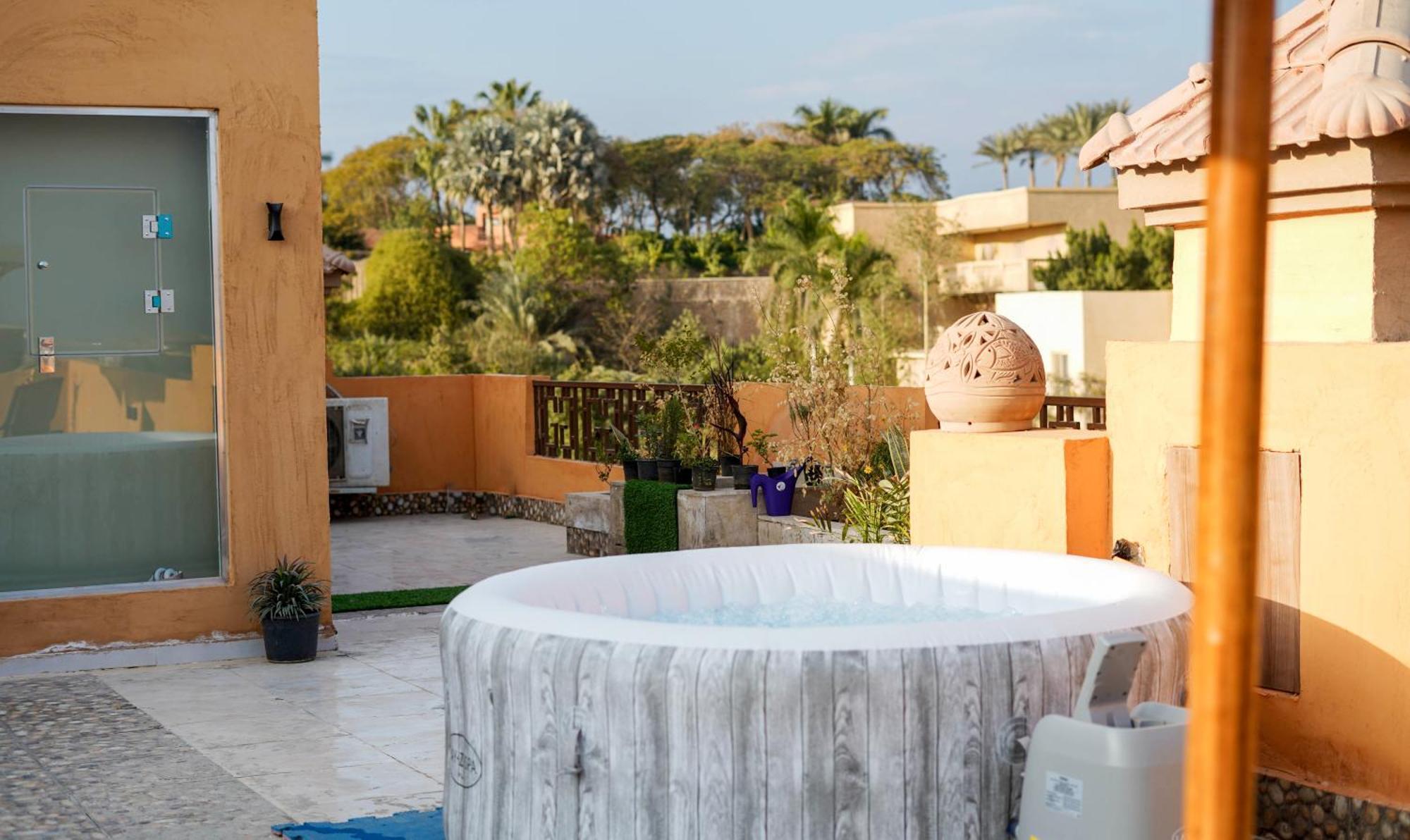 Boho Getaway With Pyramids View & Jacuzzi Apartment Giza Exterior foto