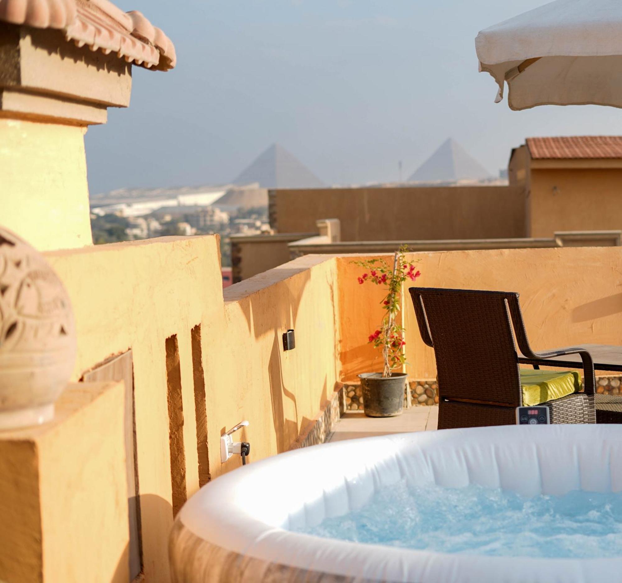 Boho Getaway With Pyramids View & Jacuzzi Apartment Giza Exterior foto