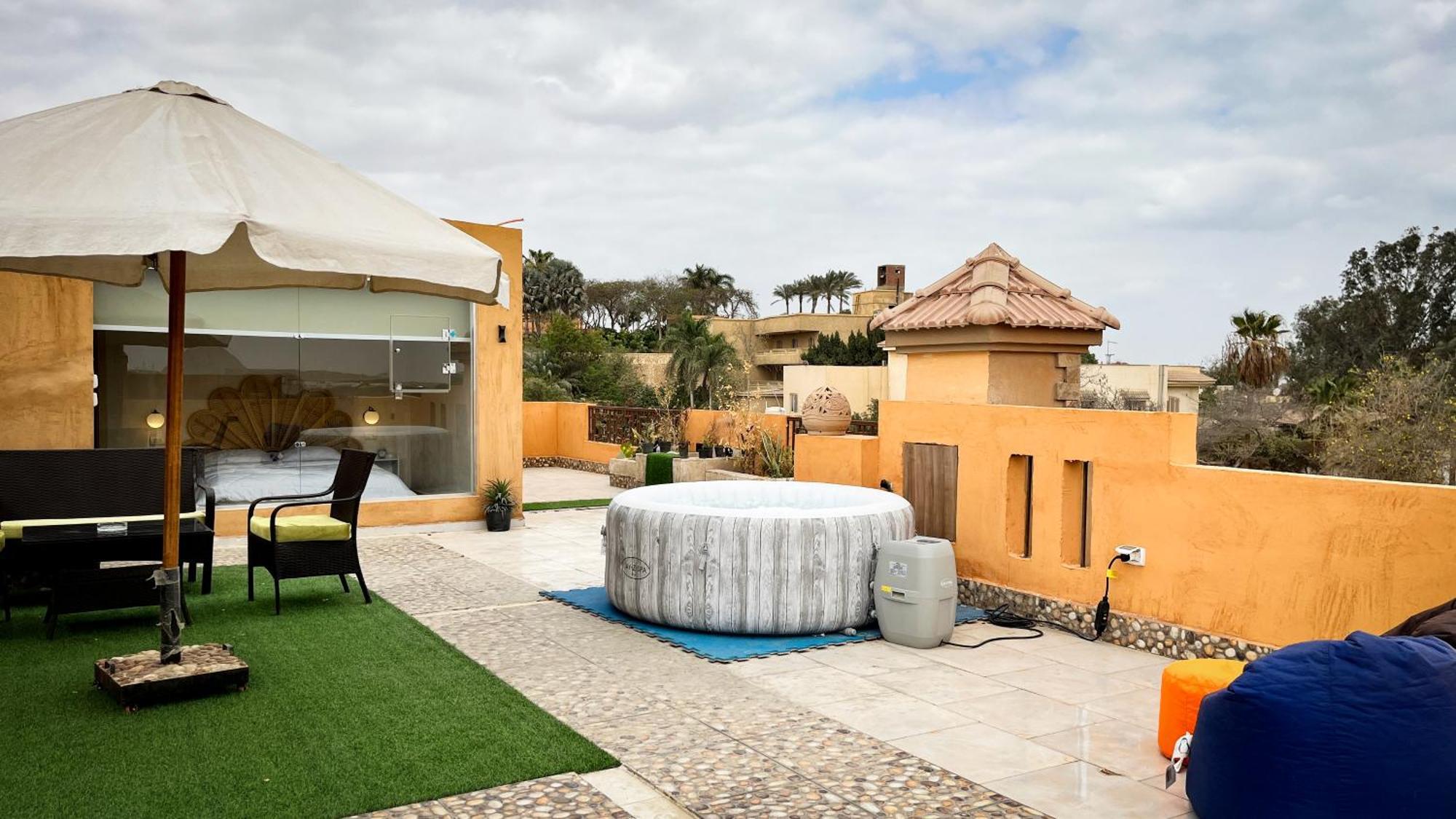 Boho Getaway With Pyramids View & Jacuzzi Apartment Giza Exterior foto